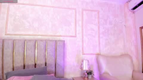 Snapshot of keirahartz chatting on 12-15-25, 03:44 keirahartz online show from 12-15-25, 03:44