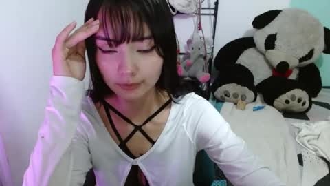 Snapshot of keity_russo03 chatting on 10-22-25, 08:52 annie rosse16 online show from 10-22-25, 08:52