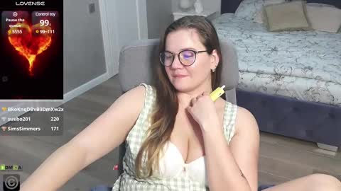 Snapshot of kellielowie chatting on 02-26-25, 03:08 kellielowie online show from 02-26-25, 03:08