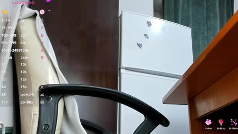 Snapshot of kelly_case18 chatting on 03-07-25, 08:34 KELLY online show from 03-07-25, 08:34