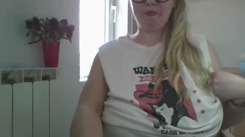 Emmie online show from 04-22-26, 09:44