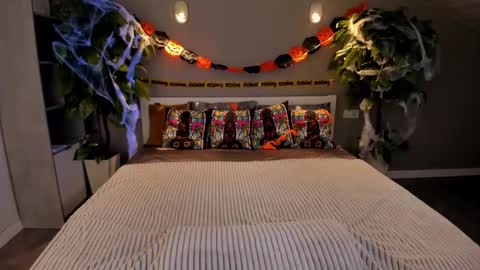 Kelly online show from 10-28-25, 06:50