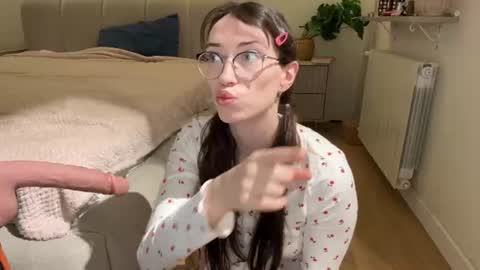Snapshot of kellyberry__ chatting on 06-14-26, 05:48 Kelly online show from 06-14-26, 05:48