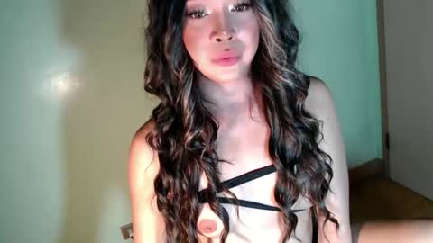 Snapshot of kellyclarksonx chatting on 09-29-25, 06:29 its me KELLY online show from 09-29-25, 06:29
