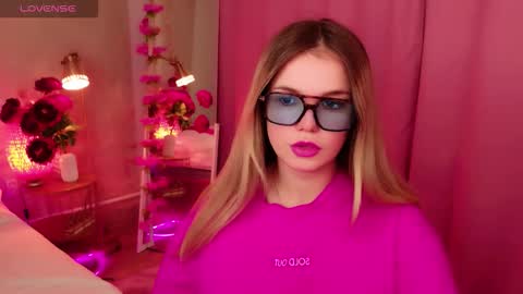 Kelly online show from 11-30-25, 06:23