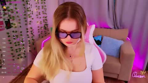 Kelly online show from 01-11-26, 01:49