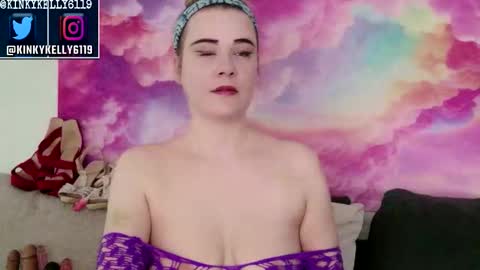 Snapshot of kellylynn76 chatting on 10-23-25, 04:39 kellylynn76 online show from 10-23-25, 04:39