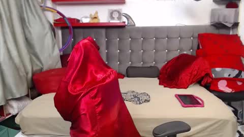 kelly online show from 10-08-25, 01:53