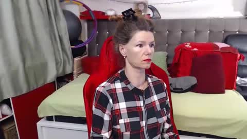 kelly online show from 10-15-25, 08:42