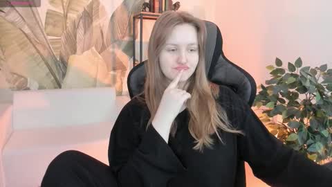 Snapshot of kellypoter chatting on 12-20-25, 09:16 kelly online show from 12-20-25, 09:16