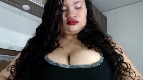 Snapshot of kellyshibary chatting on 07-26-26, 07:10 KELLY LUNA online show from 07-26-26, 07:10
