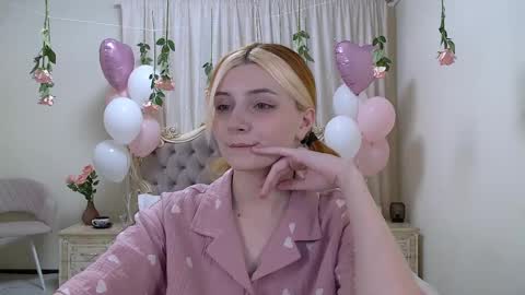 Kelly Stoneys online show from 02-18-25, 06:37