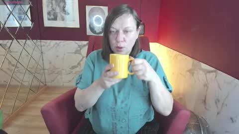 Kelly online show from 09-09-25, 05:51