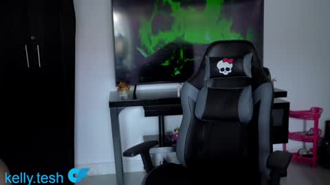 Snapshot of kellytesh chatting on 11-20-25, 04:40 Kelly online show from 11-20-25, 04:40