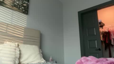 Snapshot of kelseyblu chatting on 05-04-26, 11:45 Kelsey Blu online show from 05-04-26, 11:45