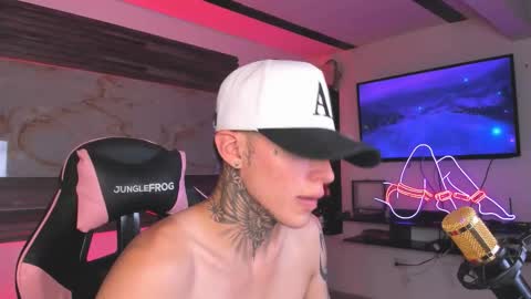 Snapshot of ken_and_bonnie chatting on 12-19-25, 04:41 ken_and_bonnie online show from 12-19-25, 04:41