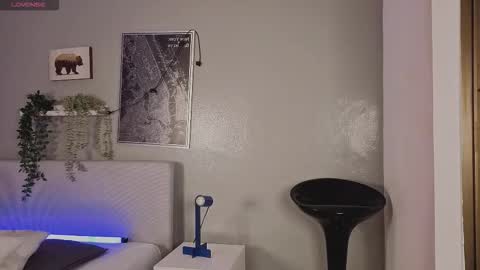   online show from 10-10-25, 11:42