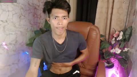 Snapshot of ken_minjun chatting on 06-09-26, 03:23 ken_minjun online show from 06-09-26, 03:23