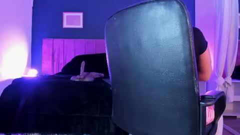 Snapshot of kendalcurvy chatting on 07-14-26, 11:43 Kendal online show from 07-14-26, 11:43