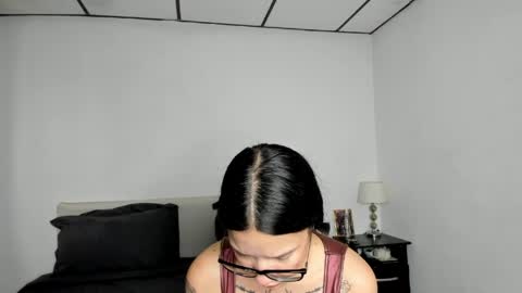 Snapshot of kendalgrey01 chatting on 04-17-26, 02:20 Kendal online show from 04-17-26, 02:20