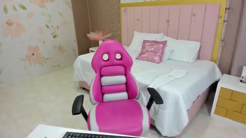 Kendall no Jenner  online show from 12-03-25, 11:30