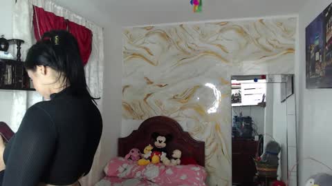 kendall  online show from 11-03-25, 04:14