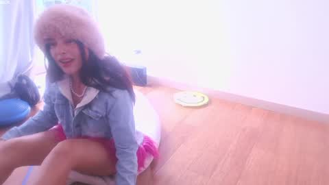 Snapshot of kendalltyler chatting on 01-08-26, 06:10 kendall online show from 01-08-26, 06:10