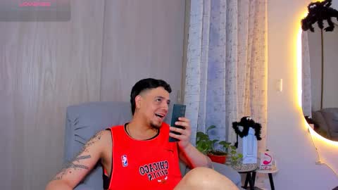 kendel_dimitri online show from 10-30-25, 02:35