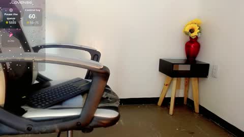 Snapshot of kendra_bailey chatting on 11-18-25, 07:07 Kendra Bailey online show from 11-18-25, 07:07