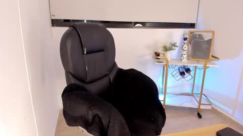 Snapshot of kendra_bennz_ chatting on 11-26-25, 11:06 kendra Benz online show from 11-26-25, 11:06