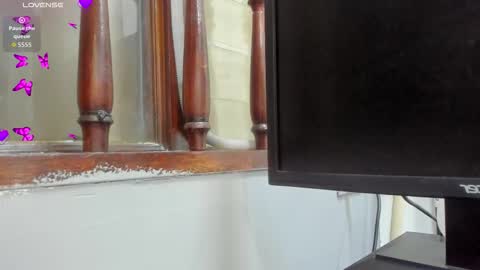 Snapshot of kendra_london chatting on 11-17-25, 10:54 Kendra London online show from 11-17-25, 10:54