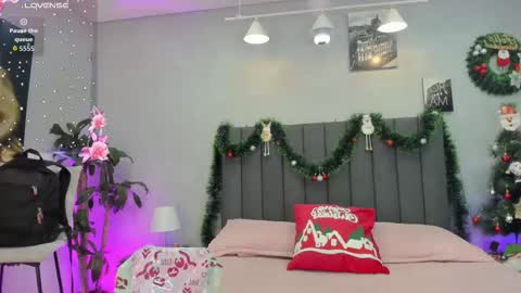 Snapshot of kendra_london chatting on 11-28-25, 11:02 Kendra London online show from 11-28-25, 11:02