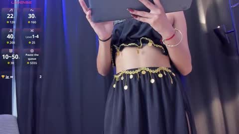 Snapshot of kendra_moretti2 chatting on 10-28-25, 10:01 kendra_moretti2 online show from 10-28-25, 10:01