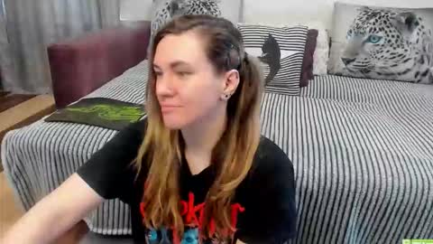 Kendra online show from 04-16-26, 01:06