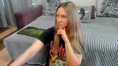Kendra online show from 07-17-26, 12:39