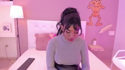 kendrachavez_ online show from 11-07-25, 09:37