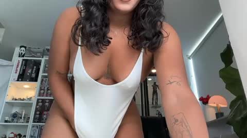 Snapshot of kendrasmithts chatting on 05-09-26, 05:40 Hi Im kendra- onlyfans. isab2896 online show from 05-09-26, 05:40
