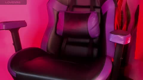 kenia_thompsom01 online show from 04-17-26, 01:52