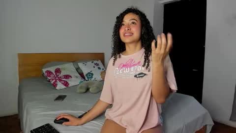 Snapshot of keniia_riizz chatting on 02-10-26, 09:30 Kenia online show from 02-10-26, 09:30