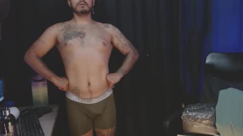 Snapshot of kenllyhot chatting on 03-11-26, 01:44 Kenlly online show from 03-11-26, 01:44