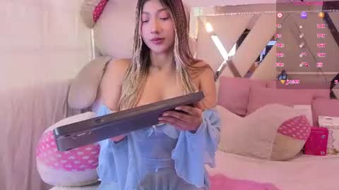 Snapshot of kenndal_tay chatting on 06-12-26, 07:35 kenndal_tay online show from 06-12-26, 07:35