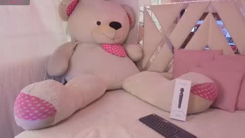 Snapshot of kenndal_tay chatting on 07-14-26, 07:30 kenndal_tay online show from 07-14-26, 07:30