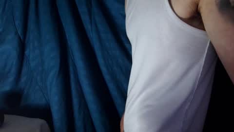 Snapshot of kennerfox77 chatting on 01-01-25, 10:56 Kennfox777 online show from 01-01-25, 10:56