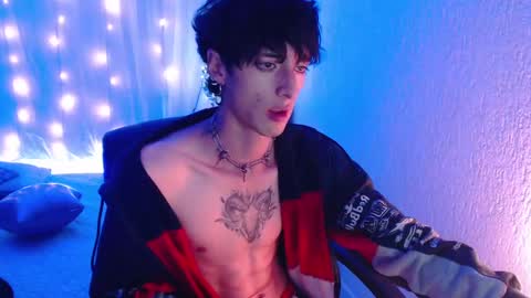 Snapshot of kenny__hot chatting on 12-21-24, 07:27 kenny online show from 12-21-24, 07:27