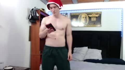 Snapshot of kent_zagann chatting on 12-17-24, 01:50 Santiago online show from 12-17-24, 01:50