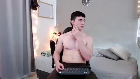 Santiago online show from 12-16-25, 05:23