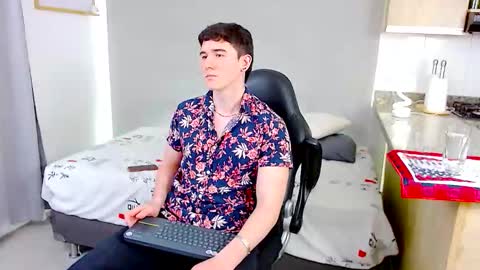 Santiago online show from 02-14-26, 03:25