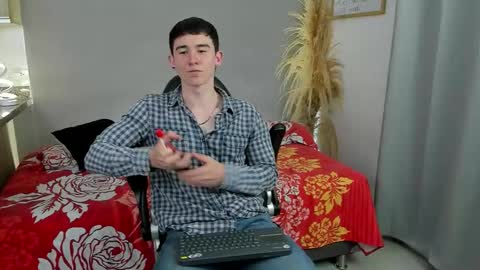 Santiago online show from 03-21-26, 05:12