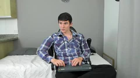 Snapshot of kent_zagann chatting on 05-01-26, 05:12 Santiago online show from 05-01-26, 05:12