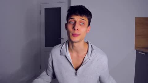 Snapshot of kenter_parker chatting on 12-02-25, 10:05 Peter online show from 12-02-25, 10:05